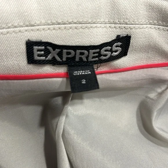 Express - Picture 5 of 6